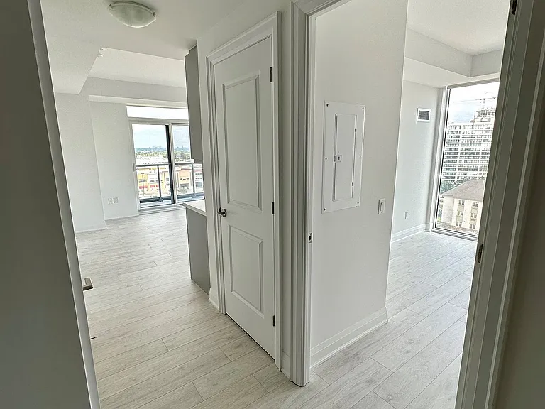 10 Gatineau Dr #1002 — Photo 6