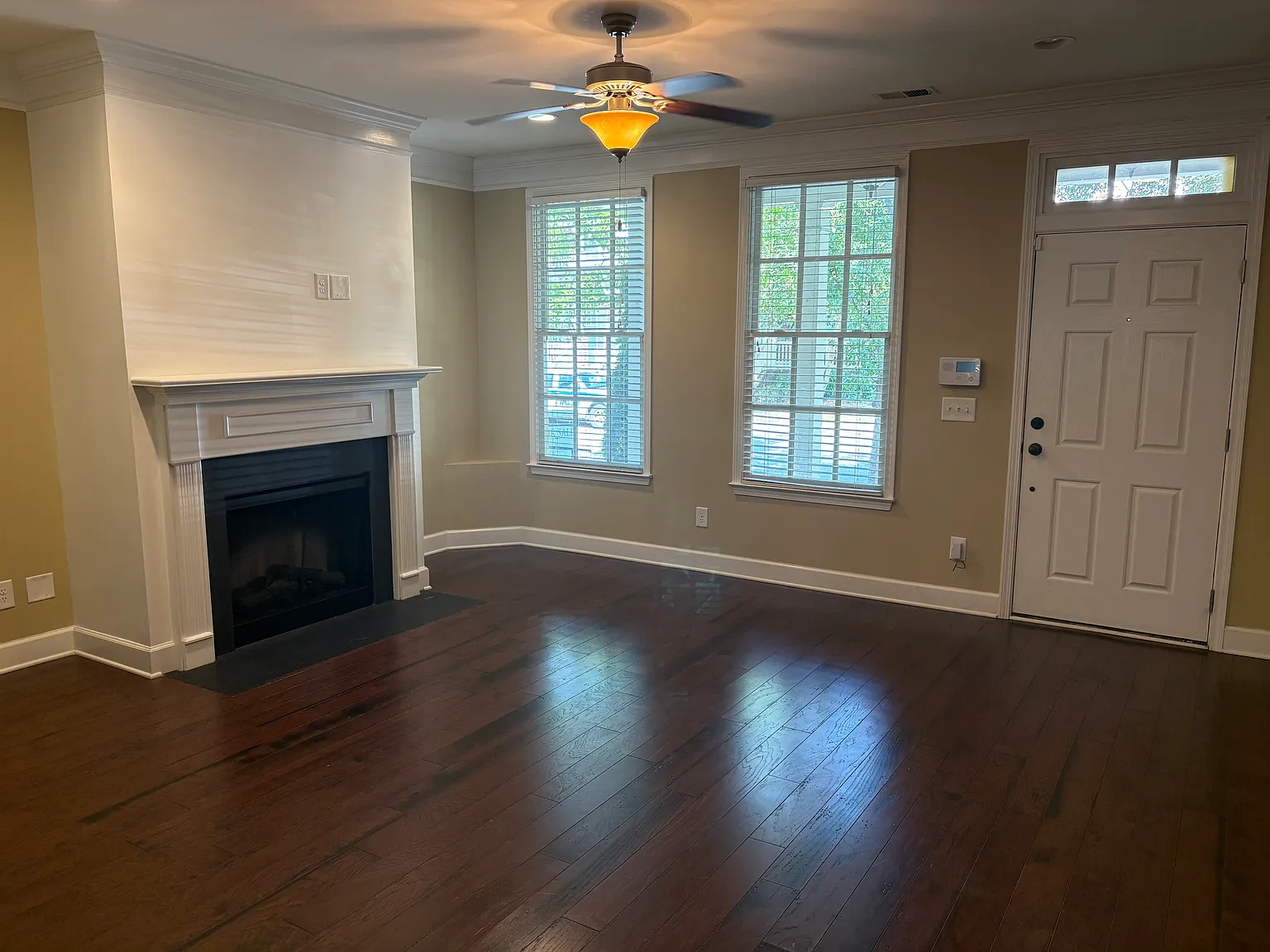 2 bed, 2.5 bath, 1260 sqft, $2,395 — Photo 2
