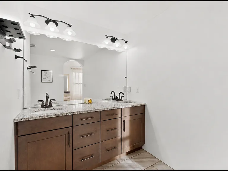 Masterbathroom