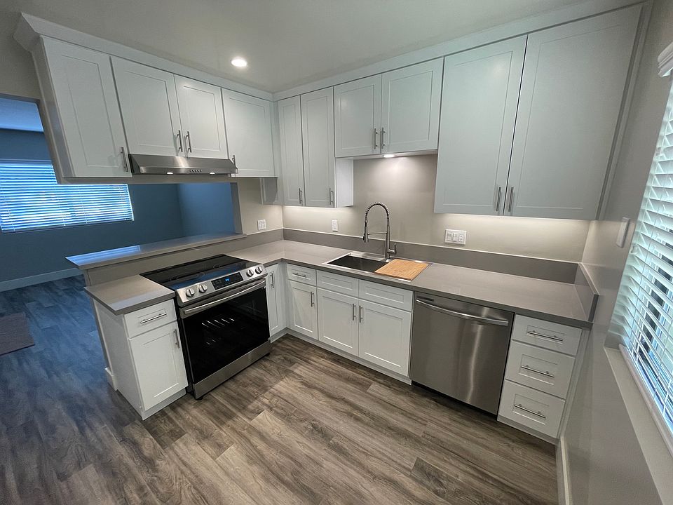 1st image of 209 Santa Ana Ave #4