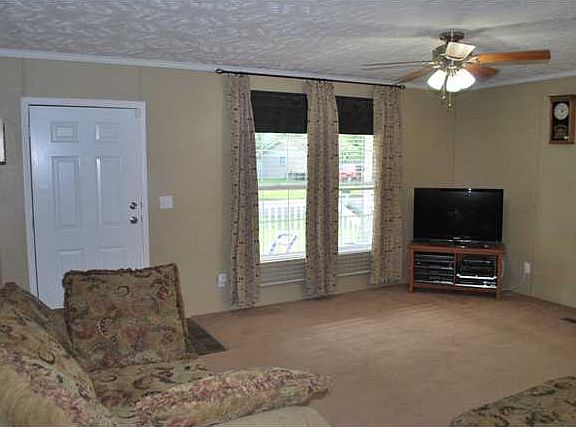 4th image of 318 Serena Dr