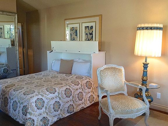 Pull-out Creden-zzz Bed for Guests