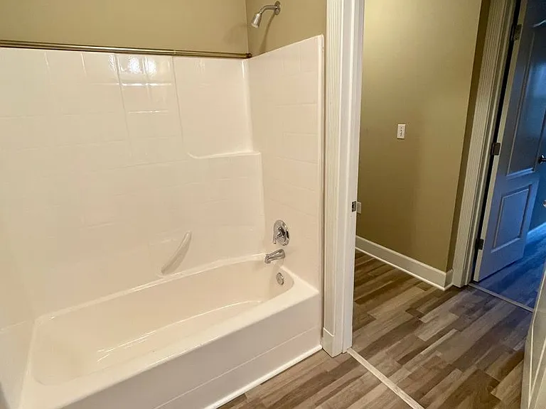 251 W Bakerview Rd #405 — Photo 21