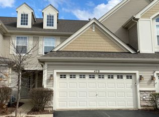 470 Vaughn Cir, Aurora, IL 60502