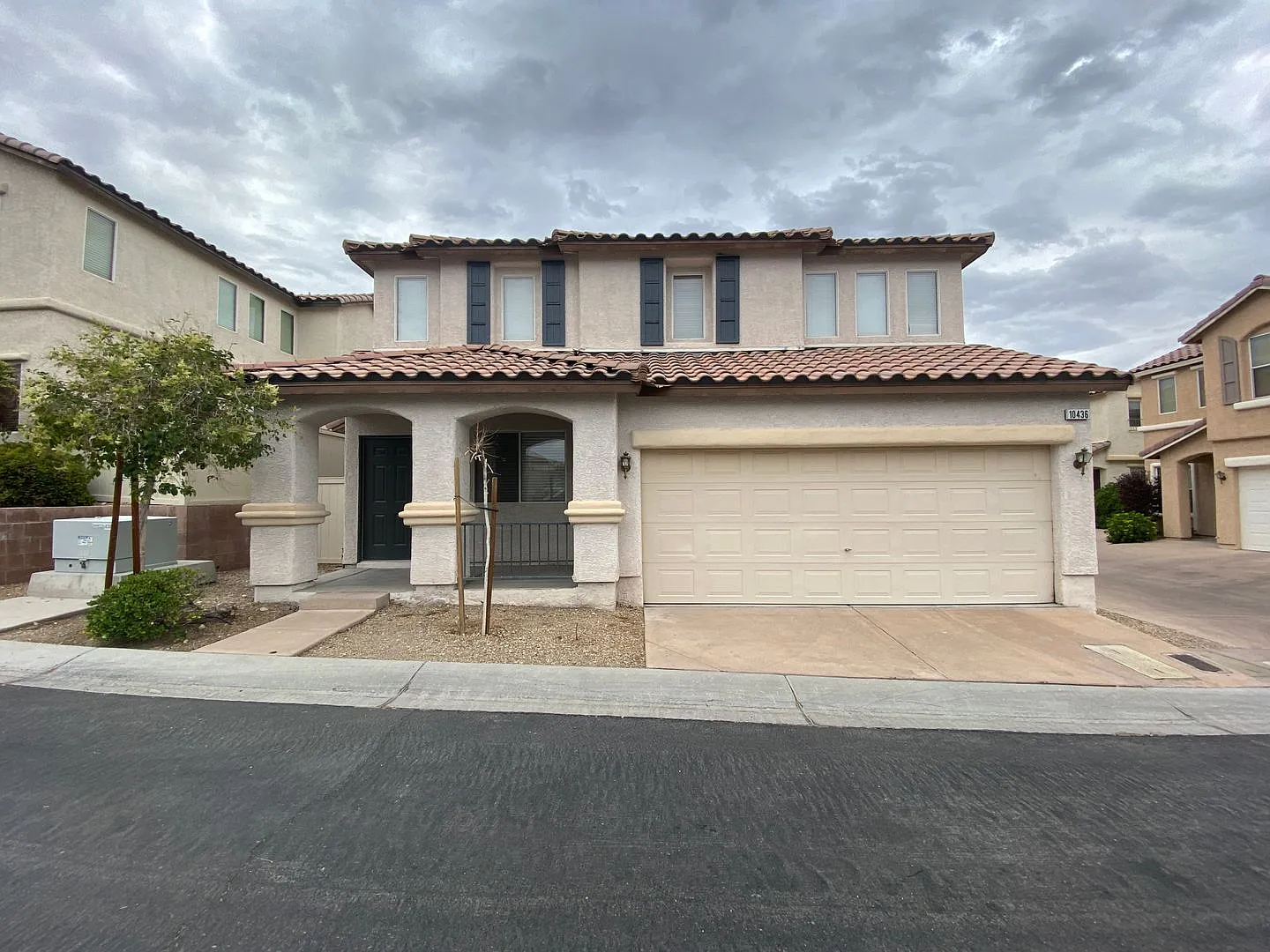 Incredible Las Vegas home close to Majestic Park and CC 215. — Photo 2