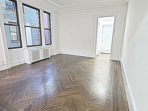 2nd image of 200 W 58th St APT 9D
