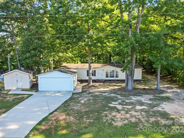 13768 Saint Thomas Dr, Stanfield, NC 28163