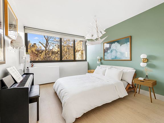 4th image of 344 W 23rd St APT 5D