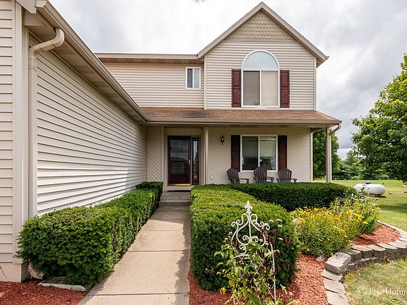 2nd image of 2078 Huntsman Ct NE
