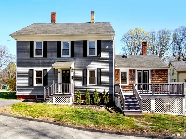 114 Washington St #1, Groveland, MA 01834