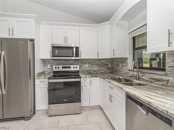 4th image of 2618 Helen Cir
