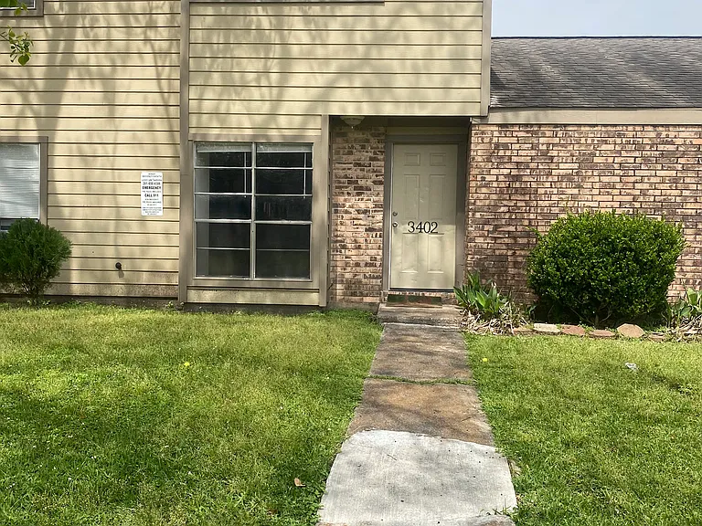 3402 Lantern Ln — Photo 6