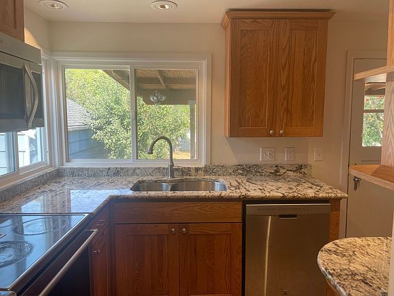 4th image of 11434 Marine View Dr SW