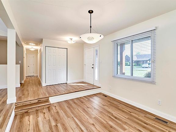 5th image of 28 Riverwood Estates Blvd
