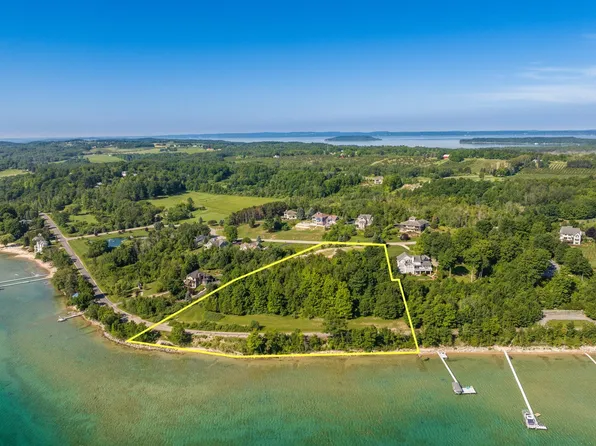 14750 Mallard Dr, Traverse City, MI 49686