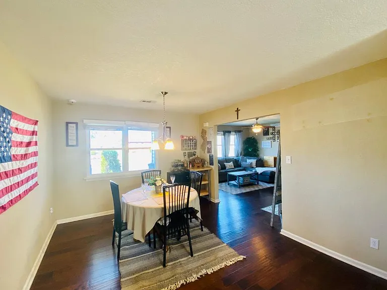 3033 Kenelm Dr — Photo 17