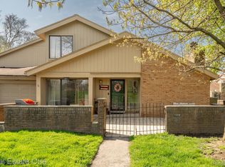 1519 S Hill Blvd, Bloomfield Hills, MI 48304