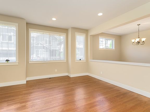 3rd image of 212 218th Pl SE