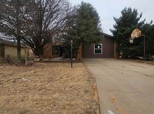 1908 Weeden Dr, Clovis, NM 88101