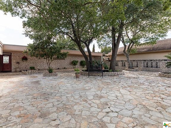 5th image of 8517 Grandview Dr