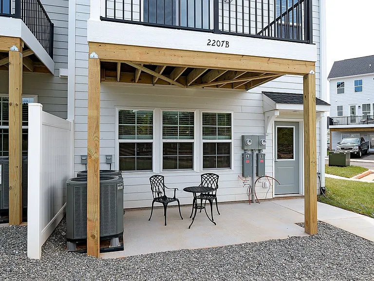 2207 Leeham St #B — Photo 1