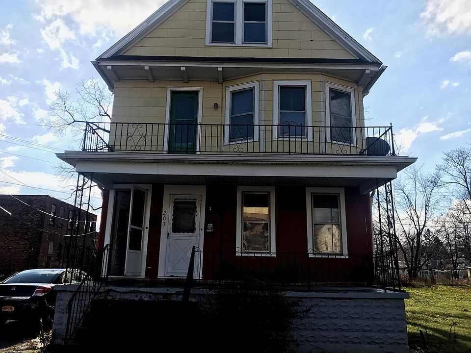 1st image of 203 Eaton St