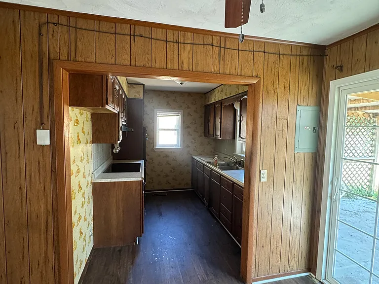 1226 E Denver Dr — Photo 7