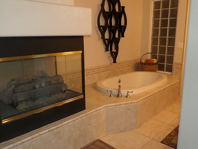 211 Moser Ave #R6 — Photo 9
