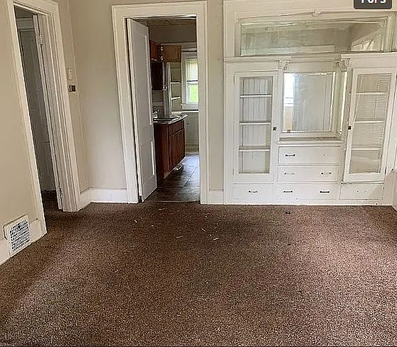 2nd image of 4220 W Lloyd St #1
