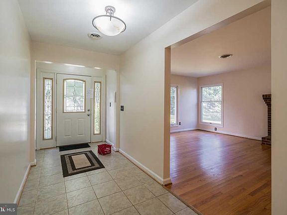 4th image of 702 Payton Dr