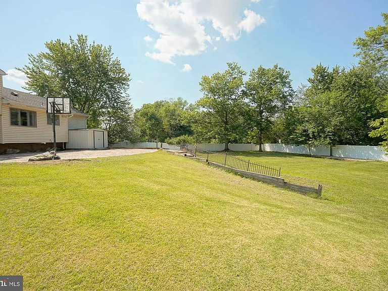 701 Crestbrook Ave — Photo 40
