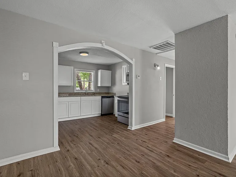 5931 Southville St — Photo 11