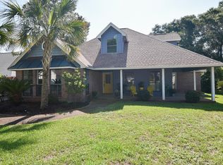 107 Hands Cove Ln, Shalimar, FL 32579