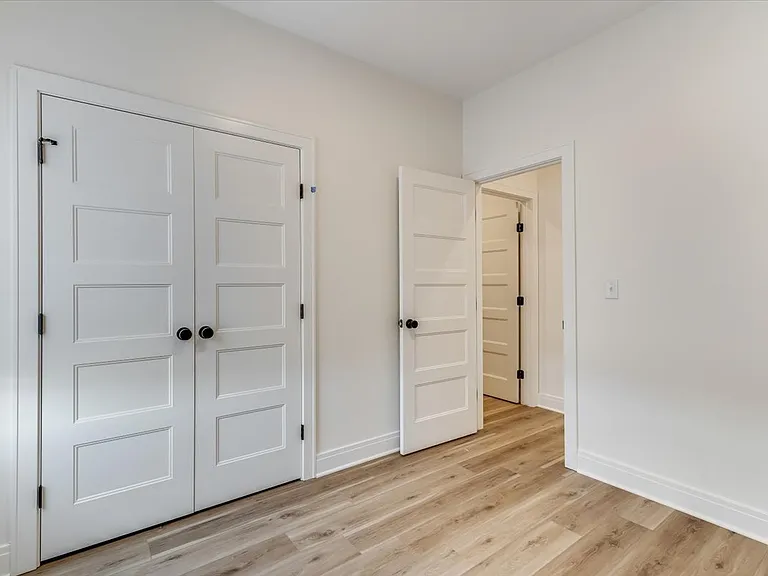 5425 Rolly St #100 — Photo 15