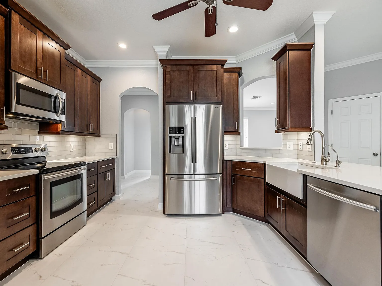 4 bed, 2498 sqft, $3,100 — Photo 3