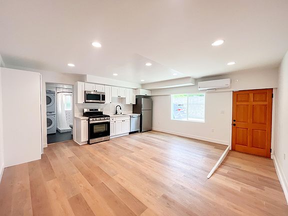 4th image of 1330 Portia St #10A