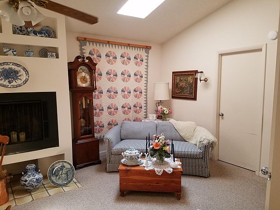 3rd image of 1090 Willow Ave