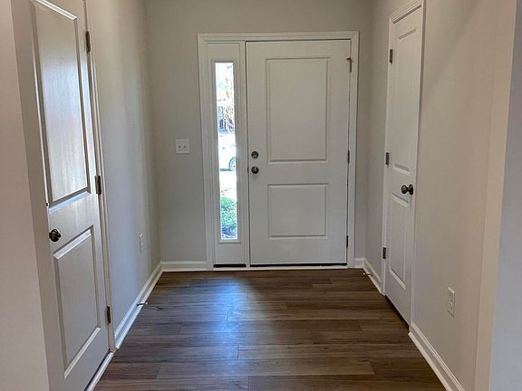3rd image of 262 Ravenscraig Park Pl