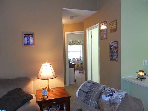 4th image of 444 Durham Ct #444
