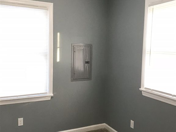 2nd image of 129 Edna Ave