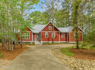 49 Bay St, Lumberton, MS 39455