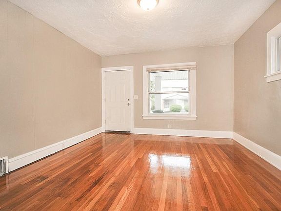 4th image of 4203 E 146th St #1