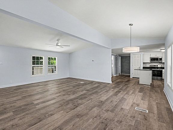 2nd image of 331 Stratford St