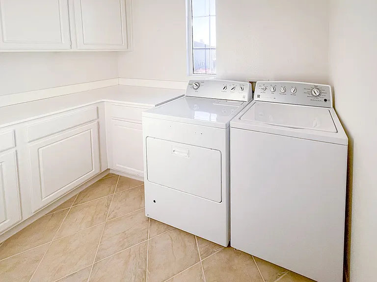 36026 Kiel Ct — Photo 23