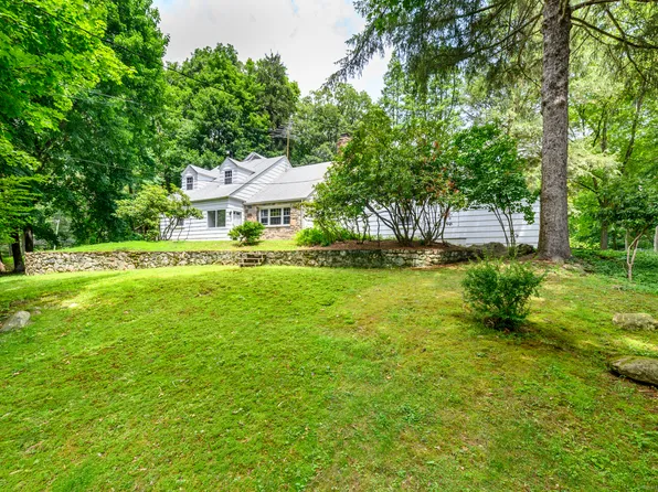 397 Lakeside Drive, Stamford, CT 06903