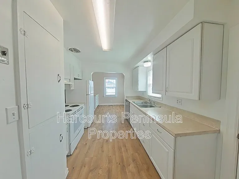 1011 Rainier Ave — Photo 27