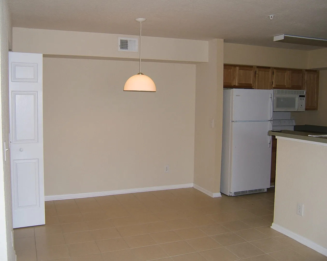 Cozy 3B/2B Unfurnished Condo near Beach in the Heart of Destin! — Photo 4