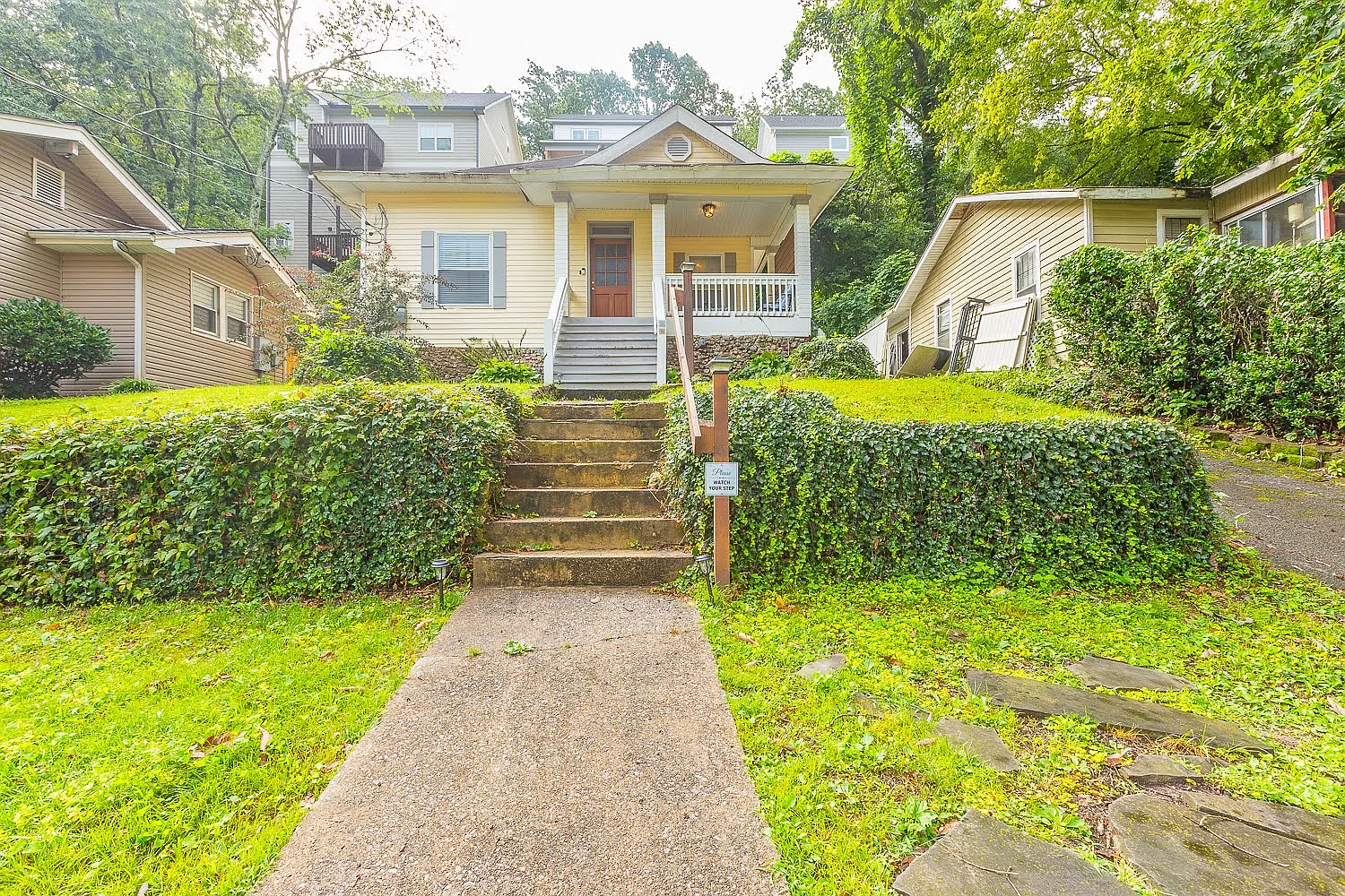 2 bed, 939 sqft, $1,950 — Photo 1