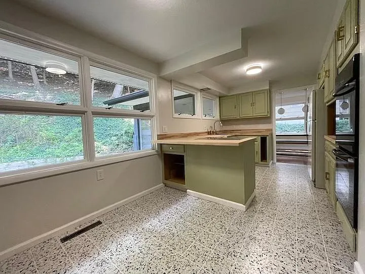 275 Fellows Ave — Photo 15