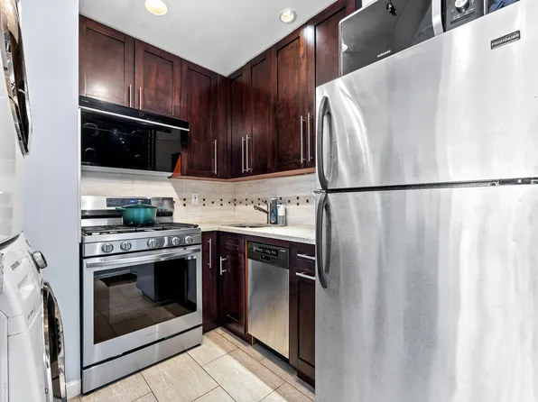 95-08 65th Road image 7 of 19